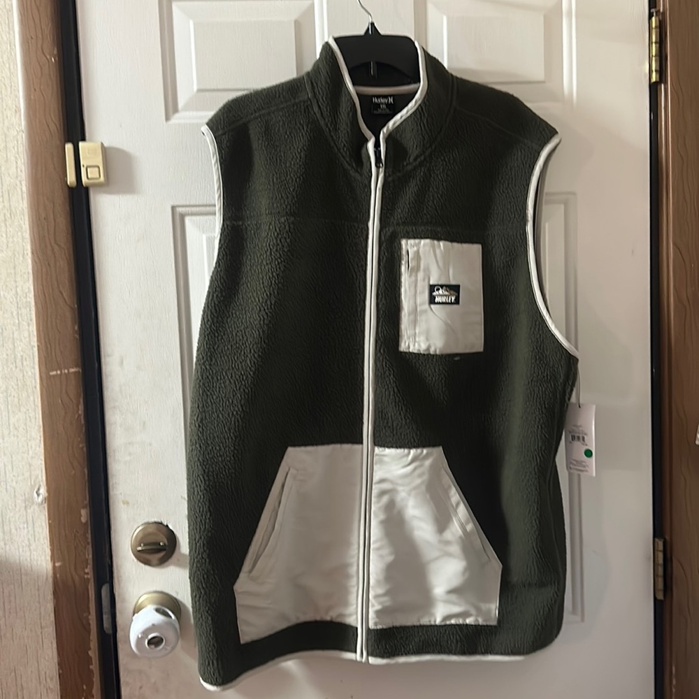 Hurley Midland Burrito Zip Vest: GREEN/CREAM: NEW WITH TAGS: SIZE XXL
